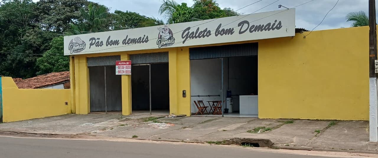 Excelente Imóvel Comercial e Área Multiuso à Venda